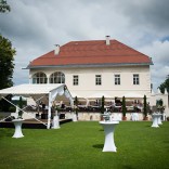 Feiern Sie im Schlossgarten - Feststimmung und Tanzlaune im Schloss Maria Loretto
