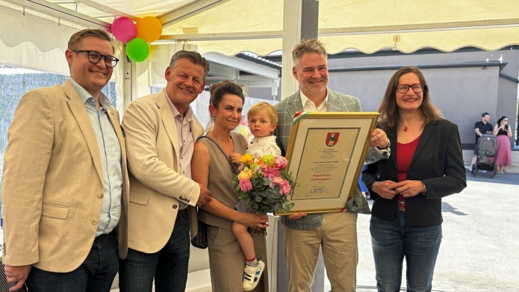 Pressemitteilung Stadt Klagenfurt 26.4.26: Klagenfurter Stadtwappen für „Feine Küche Kulterer”